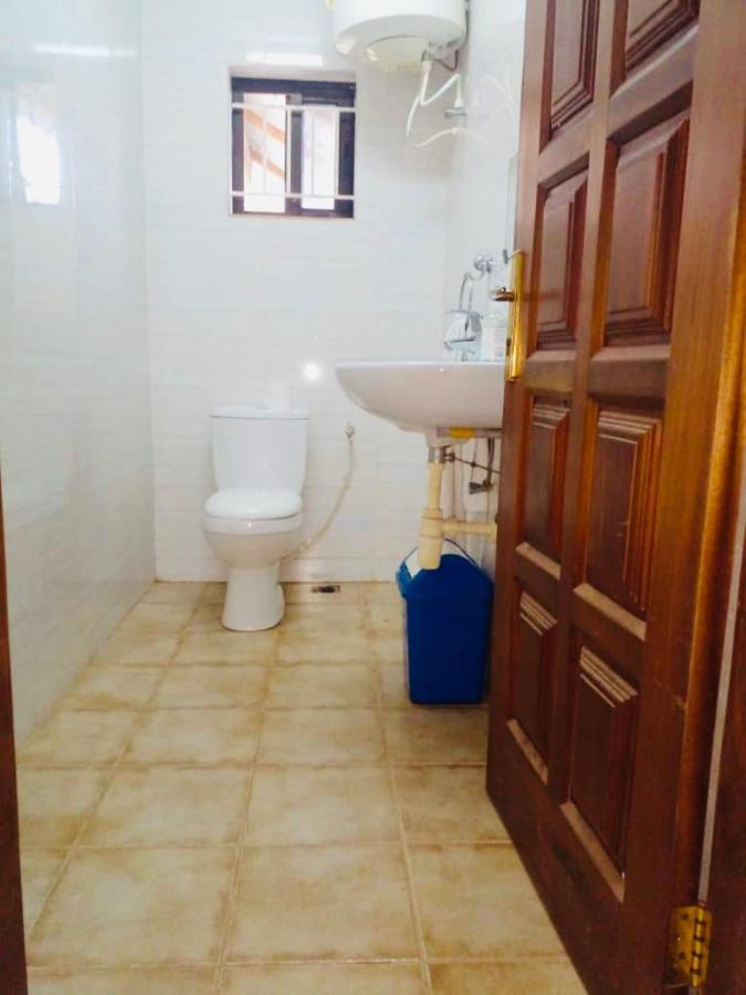 Zunox Guest House Фритаун Экстерьер фото