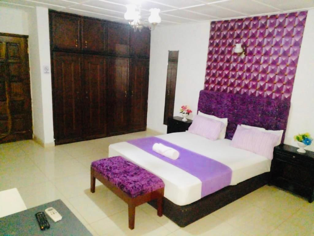 Zunox Guest House Фритаун Экстерьер фото