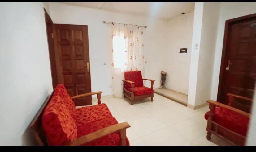 Zunox Guest House Фритаун Экстерьер фото