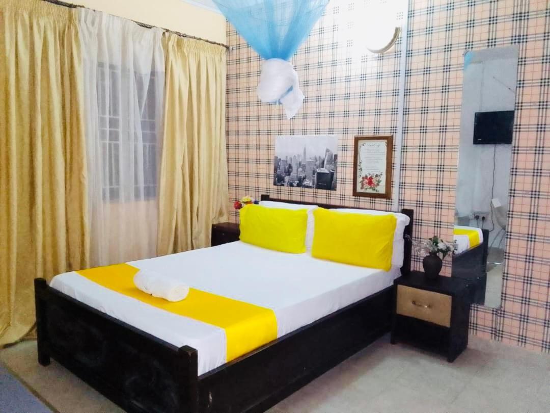 Zunox Guest House Фритаун Экстерьер фото