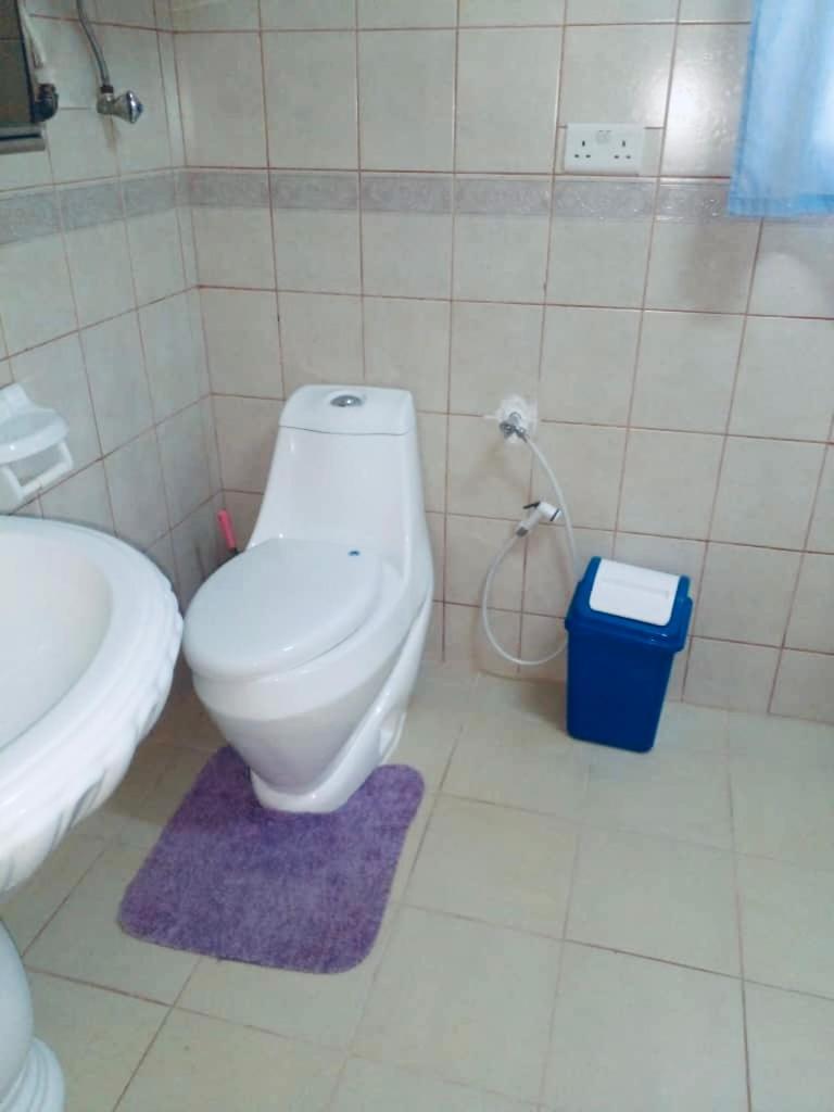 Zunox Guest House Фритаун Экстерьер фото