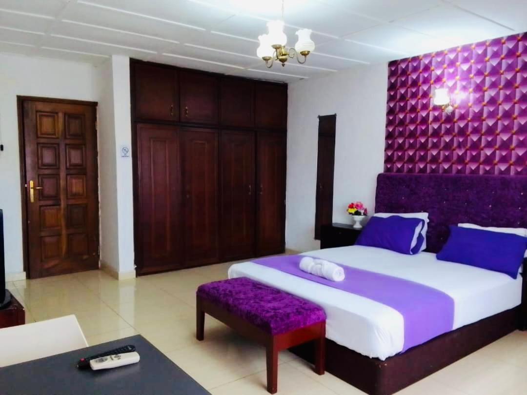 Zunox Guest House Фритаун Экстерьер фото
