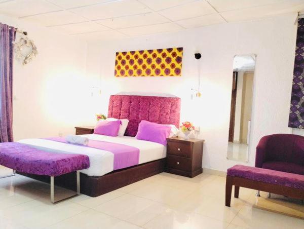 Zunox Guest House Фритаун Экстерьер фото