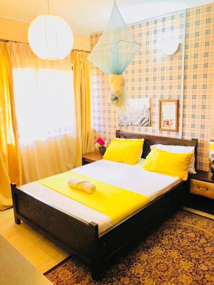 Zunox Guest House Фритаун Экстерьер фото